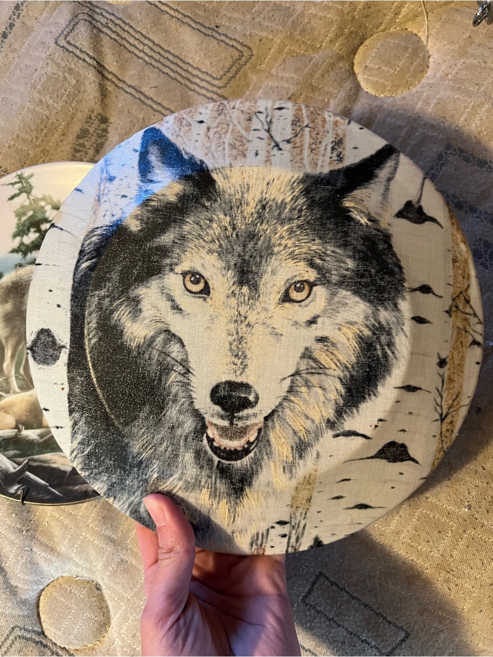 Wolf Plate - Picture 2 of 2
